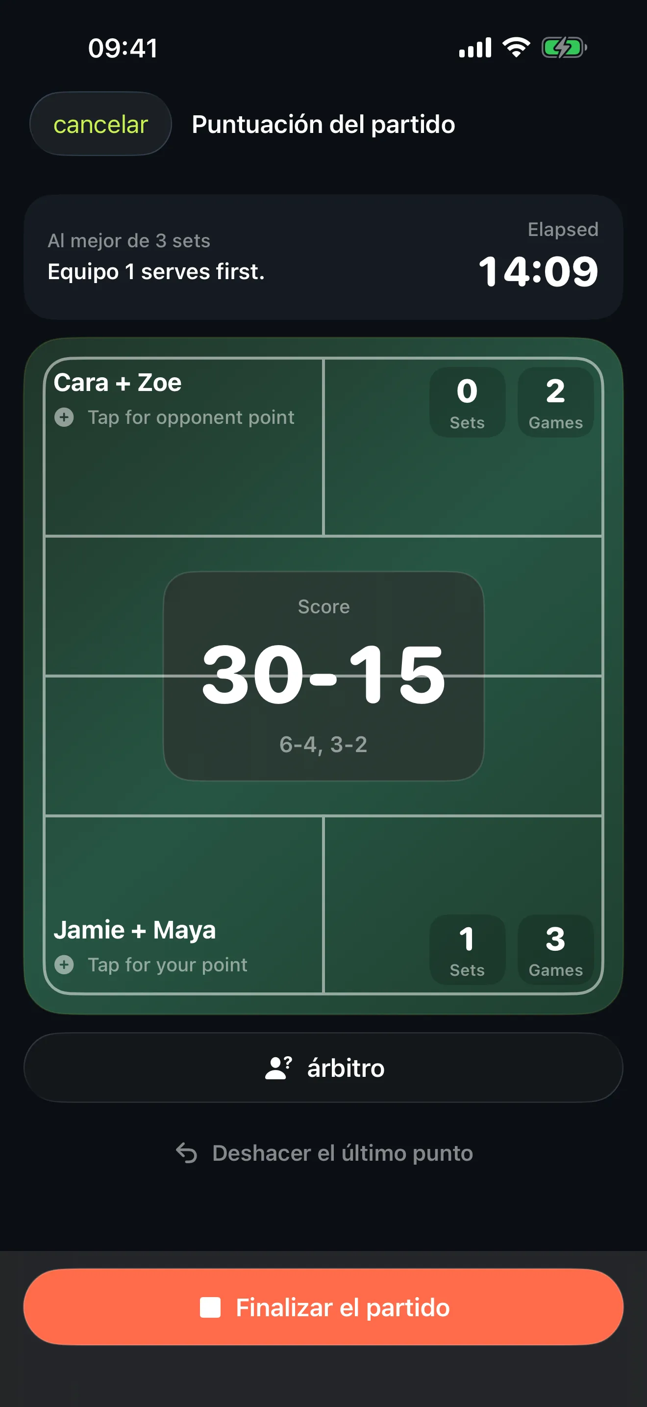 Pantalla de puntuación en directo de Start Padel con un marcador sobre una pista de pádel, con el juego actual, los sets y los juegos de ambos equipos.