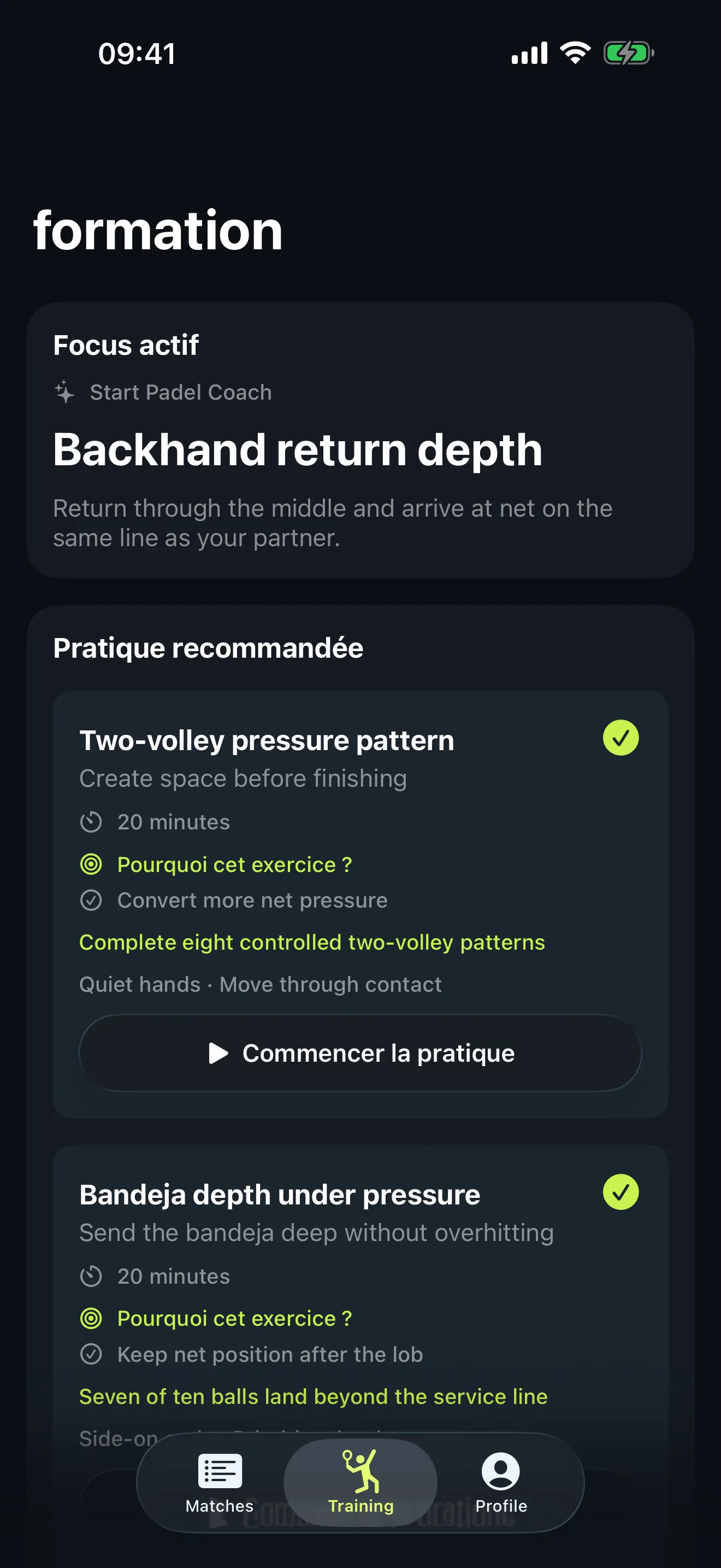 Écran d’entraînement Start Padel montrant une priorité active « profondeur du retour de revers », un exercice recommandé et un bouton pour démarrer la séance.