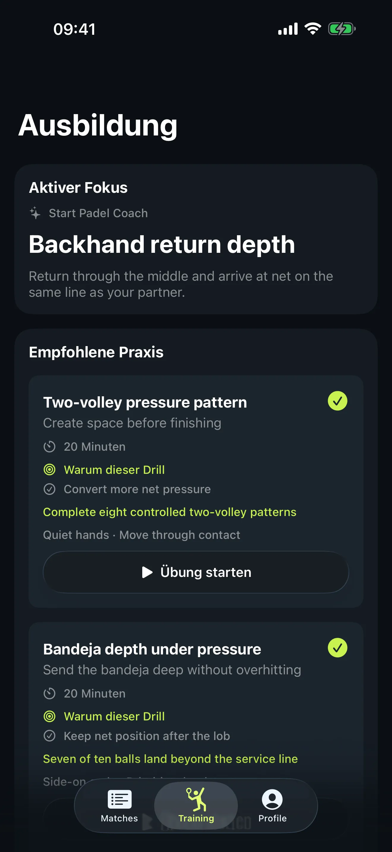 Trainingsbildschirm von Start Padel mit dem aktiven Fokus „Länge beim Rückhand-Return“, einer empfohlenen Übung und einem Button zum Starten der Einheit.